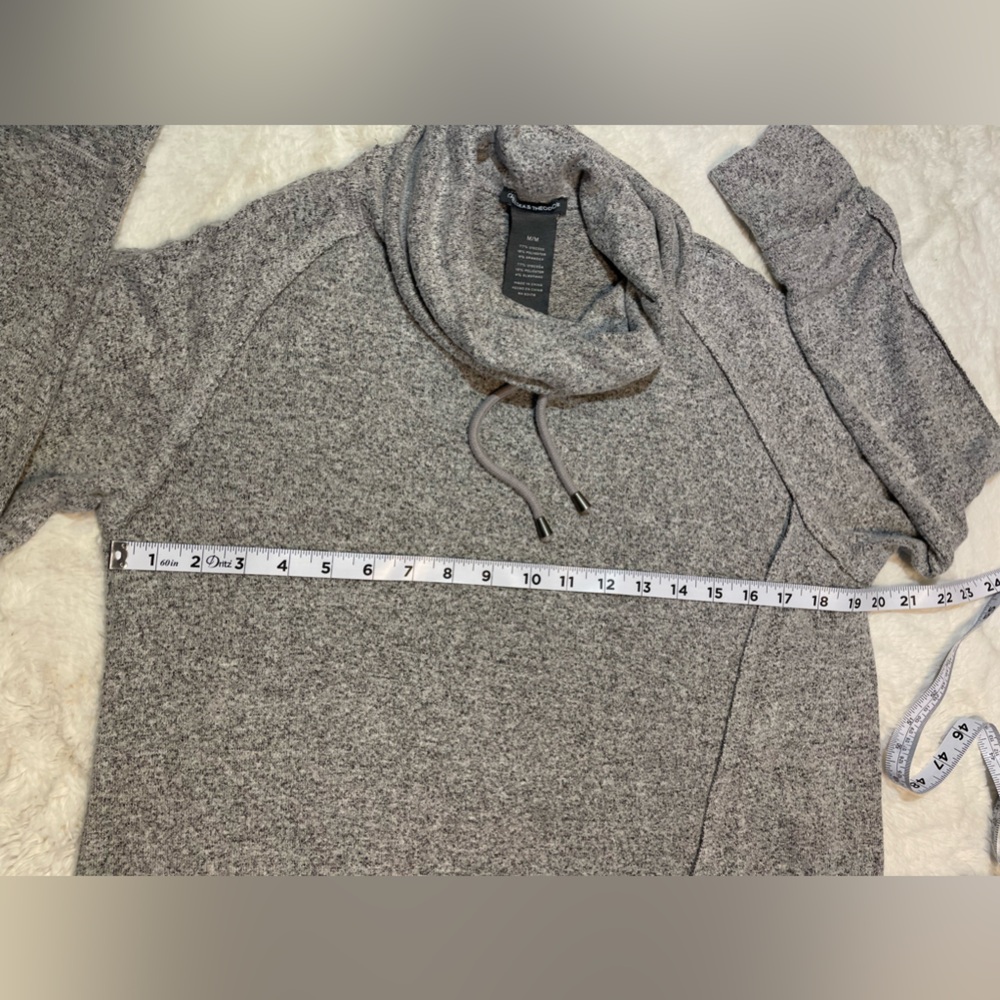 Chelsea & Theodore size medium oversized heather gray - Picture 4 of 6
